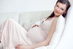 试管婴儿为什么不当个周期移植？